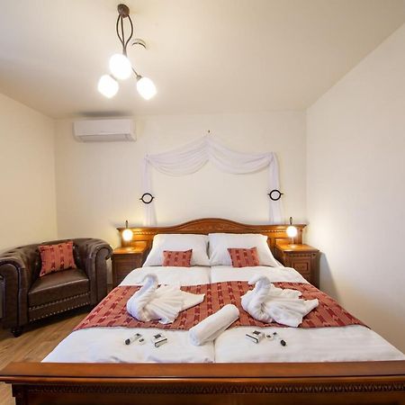 Residence Safari Resort - Chateau Borovany  外观 照片