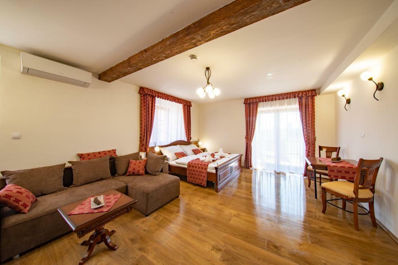 Residence Safari Resort - Chateau Borovany  外观 照片