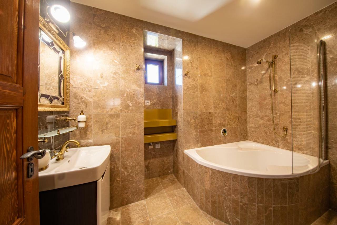 Residence Safari Resort - Chateau Borovany  外观 照片